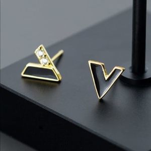 14K Gold Plated Onyx V Studs